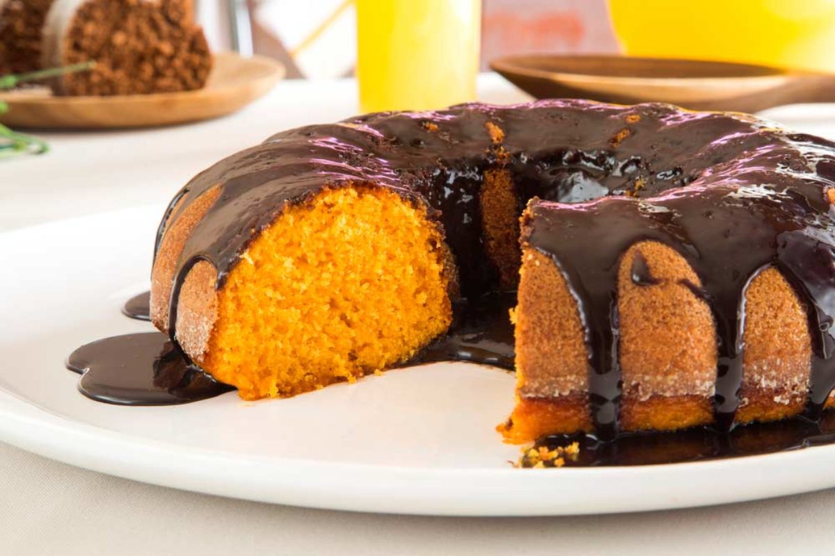 Cobertura de chocolate para bolo de cenoura