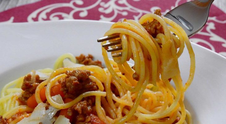 Macarrão com carne moída