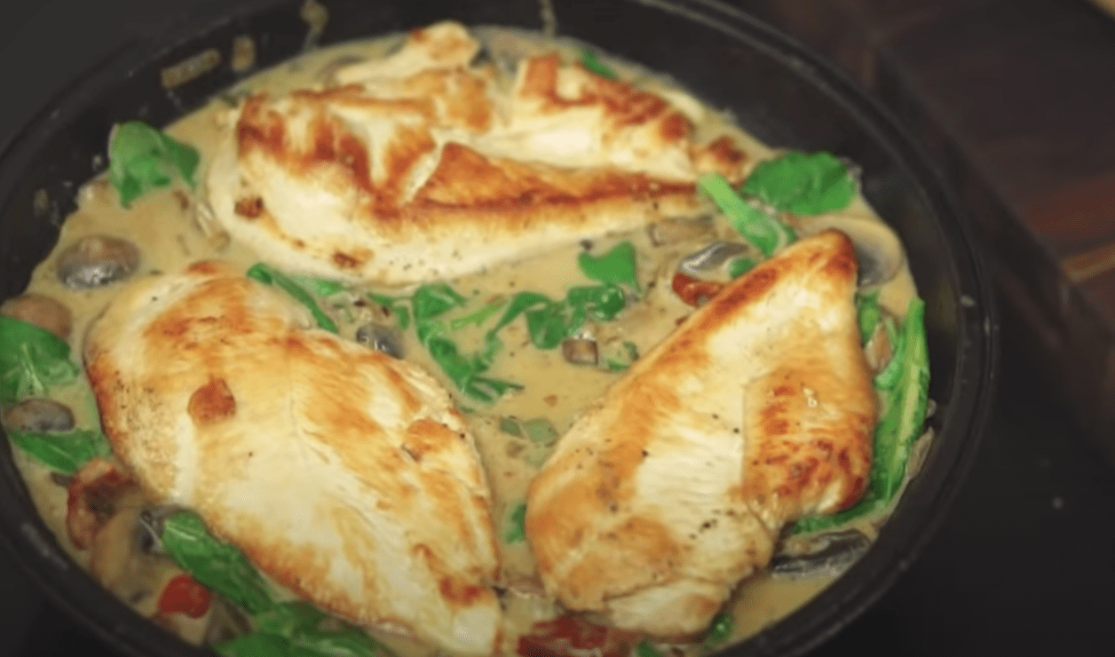 Filé de frango de uma panela