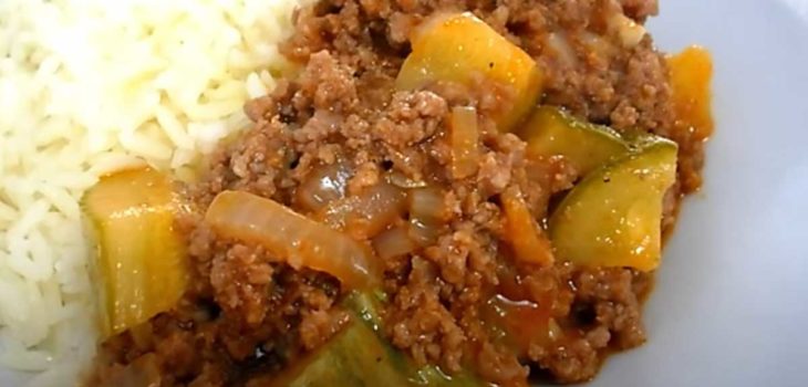 Carne moída com abobrinha