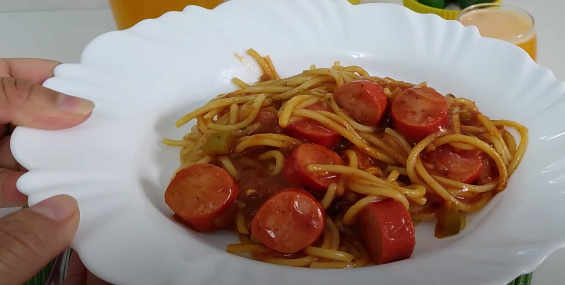 Receita de Macarrão com Salsicha Simples