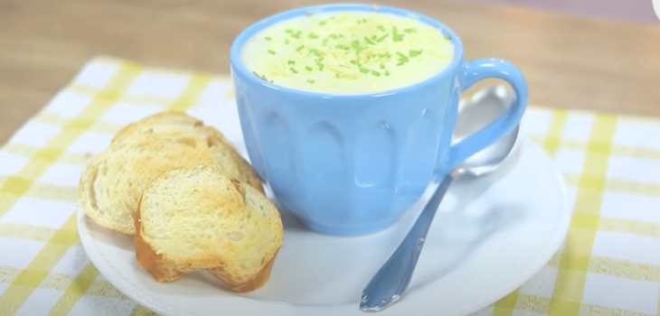 Sopa de queijo cremoso