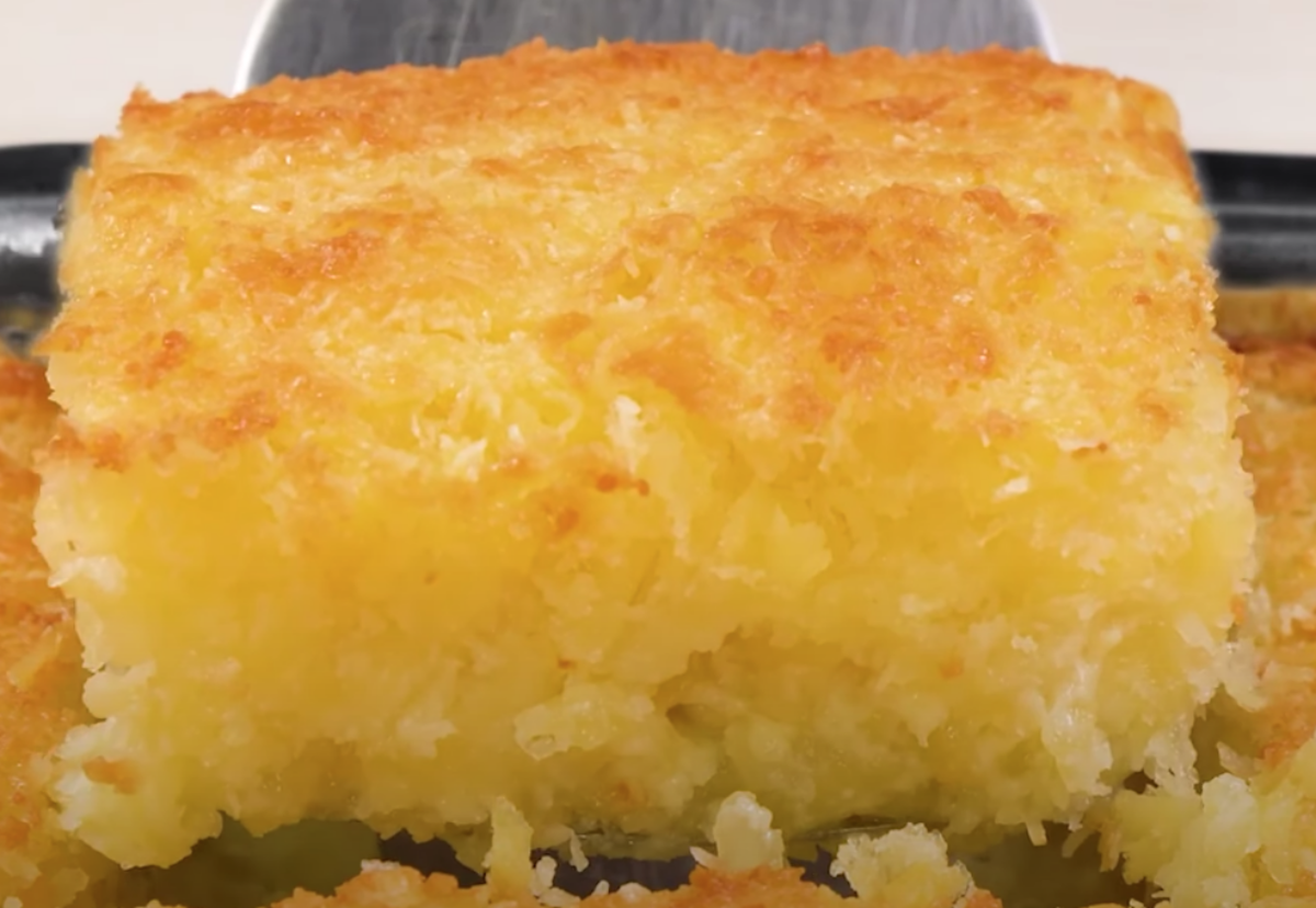 Bolo de mandioca cremoso