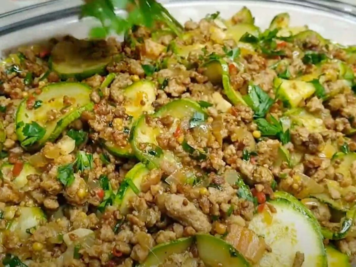 Carne moída com abobrinha simples